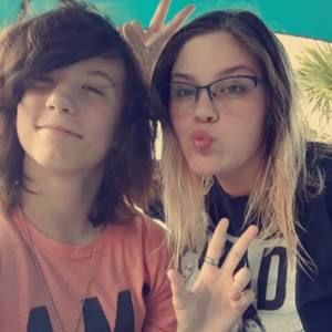 Meet your Posher, Elise